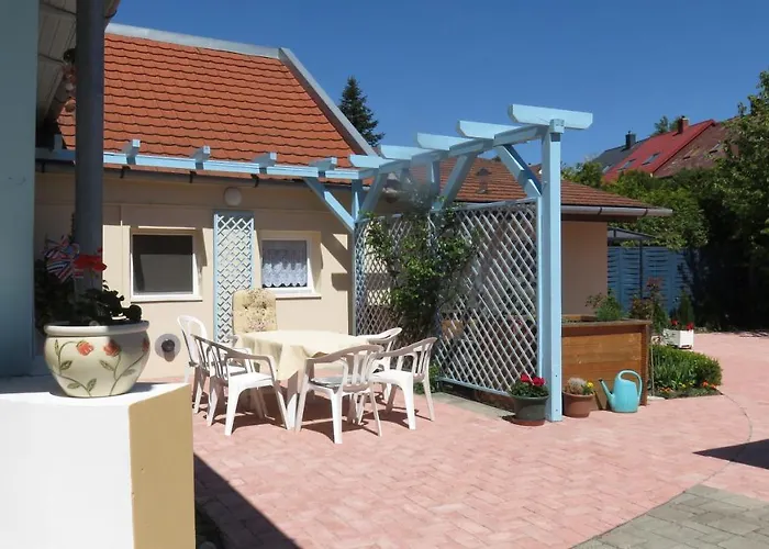 Anna Vendeghaz Apartment *