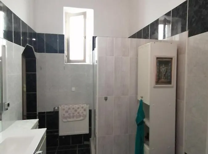 Anna Vendeghaz Apartment *